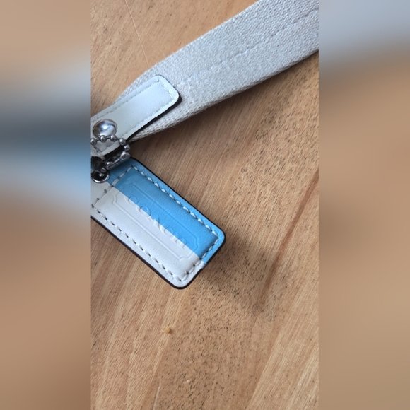 Coach Classic Vintage Crossbody Bag - Picture 3 of 5